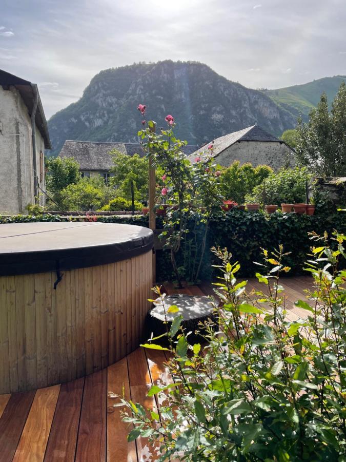 ビエルLe Monrepos Avec Jacuzzi Nordiqueアパートメント エクステリア 写真